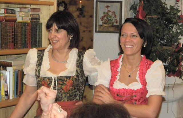 06 Walli und Nadine, vor Ihrem grossen Auftritt.jpg